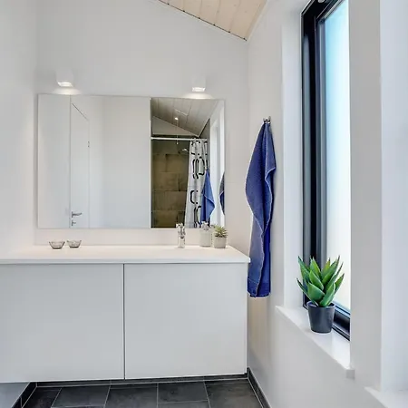 Aiko - 50m From The Sea By Interhome *
